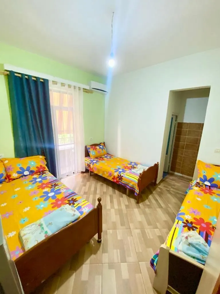 아파트호텔 Vila Brahimasi Durrës