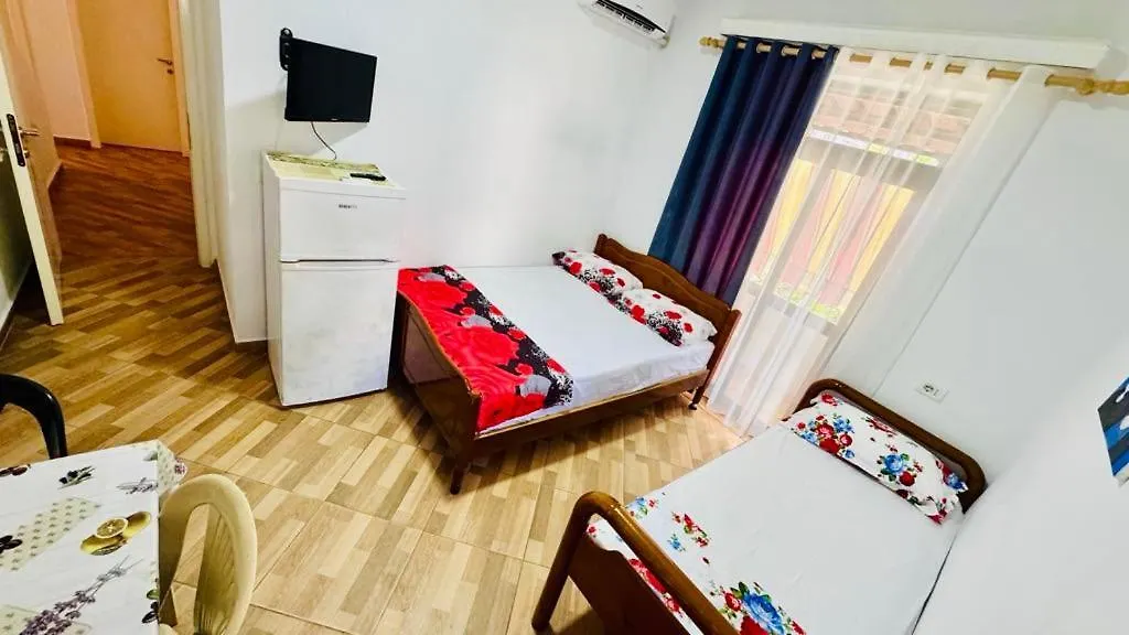 아파트호텔 Vila Brahimasi Durrës
